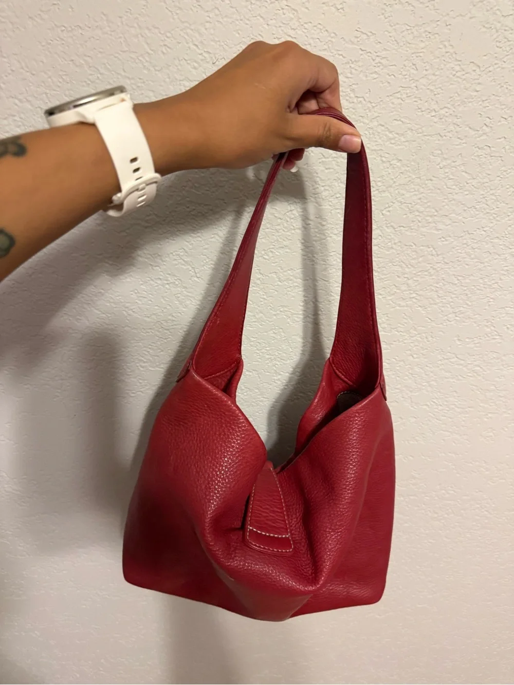 Dooney and Bourke Logo Lock Sac Red Leather